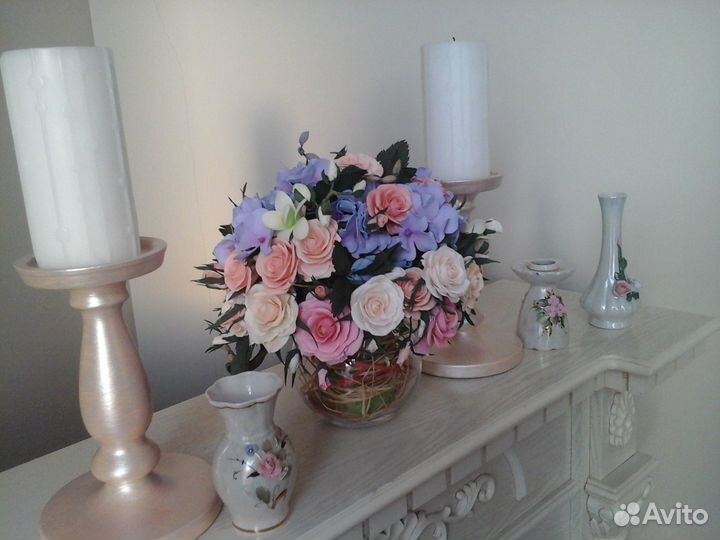 Букеты в вазах и куклы ручной работы