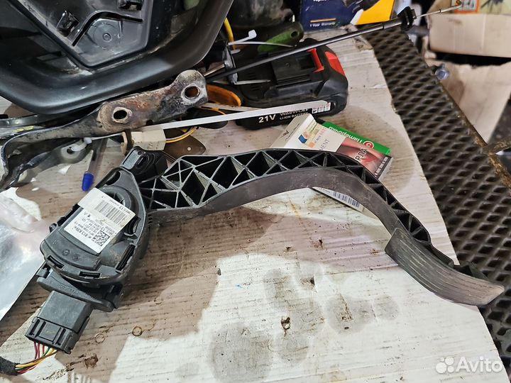 Педаль газа Citroen C3 Picasso 2011