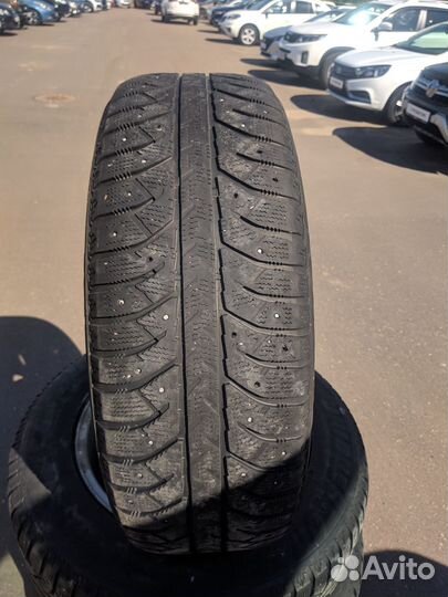 Bridgestone Ice Cruser 7000 235/65 R17