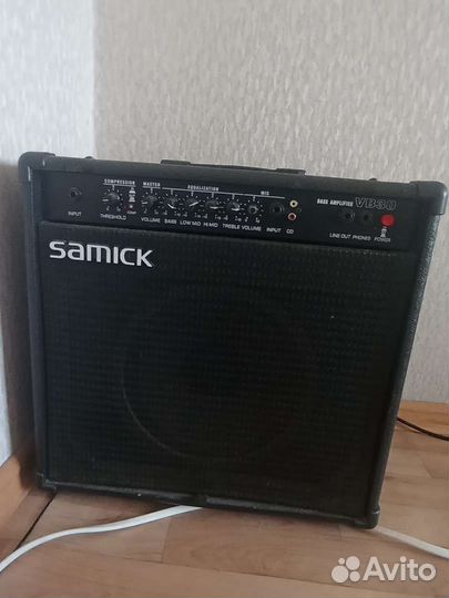 Басовый комбоусилитель Samick 30вт