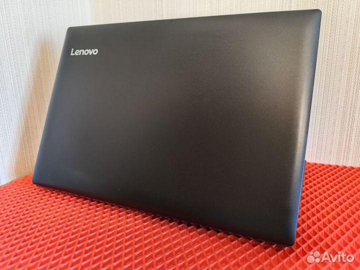 Ноутбук Lenovo для игр, работы