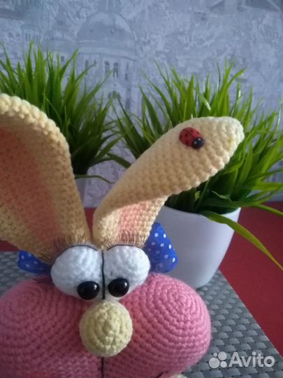 Зайчик вязаная игрушка