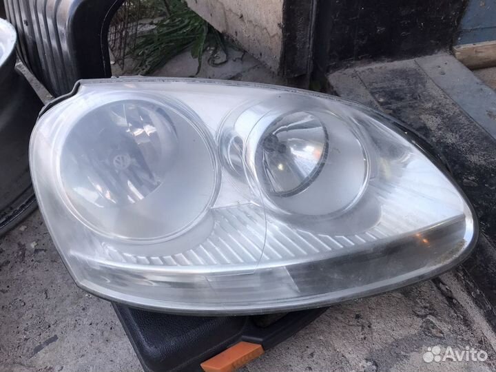 Фара правая volkswagen jetta 5