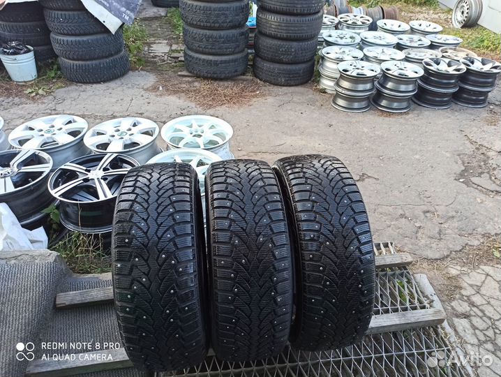 Pirelli Formula Ice 215/55 R16
