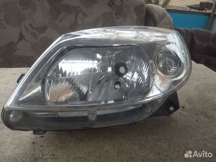 Фара левая бу renault sandero 2011