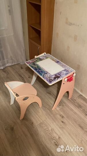 Продам детский стол с доской для рисования