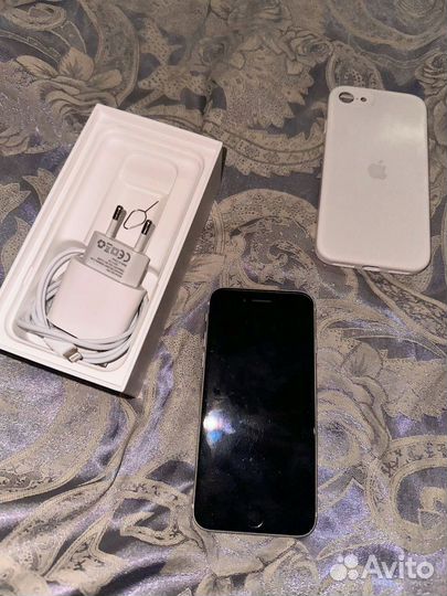 iPhone SE (2020), 128 ГБ