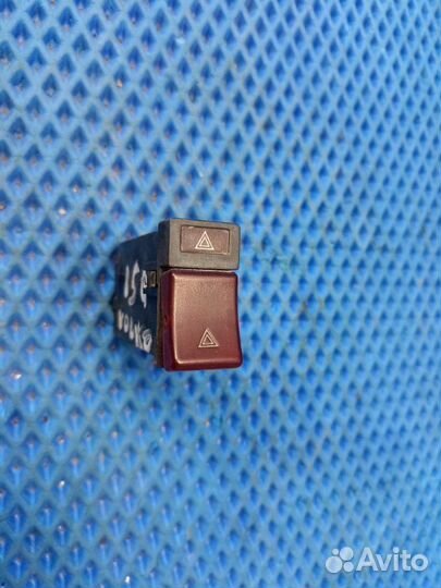 Кнопка аварийной сигнализации Volvo 850 седан