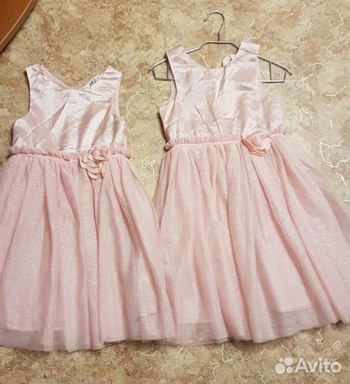 Фирменное нарядное платье