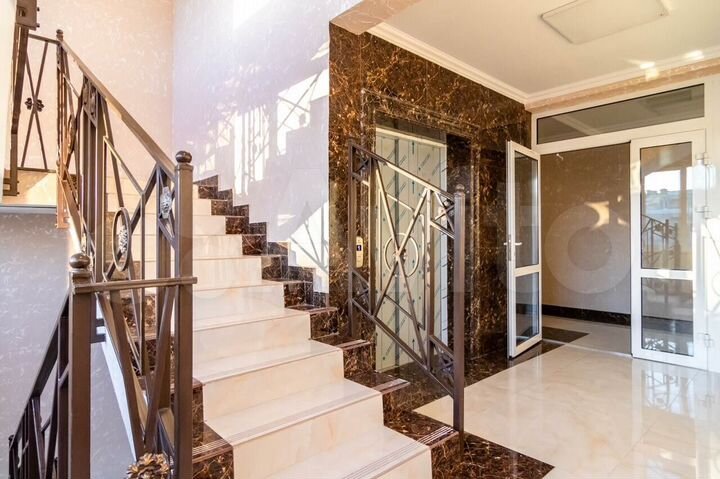 Квартира-студия, 38,2 м², 1/9 эт.