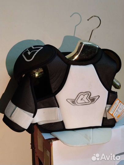 Нагрудник хоккейный детский