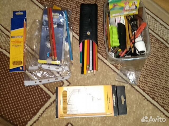 Канцтовары, тетради, простые карандаши, цветные ка