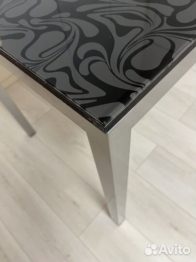 Кухонный стол