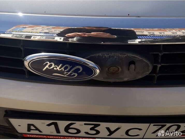 Передняя эмблема Ford Focus 2