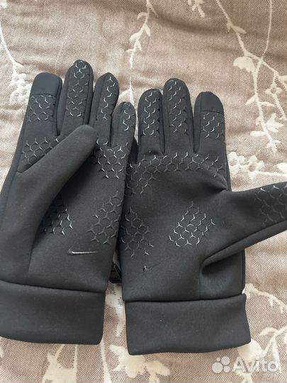 Перчатки Nike