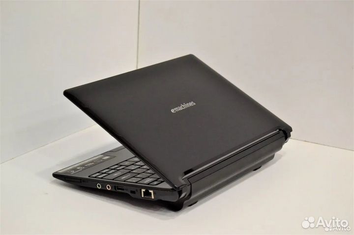 Нетбук eMachines / Кино / Интернет