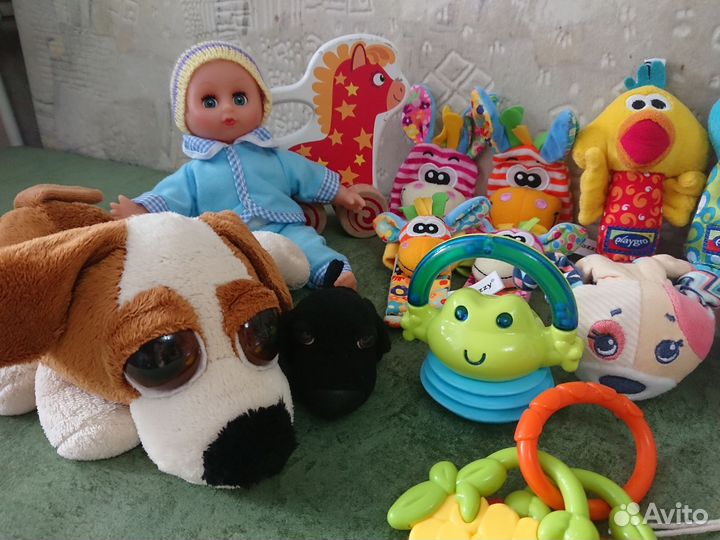 Игрушки интерактивные и пакетом