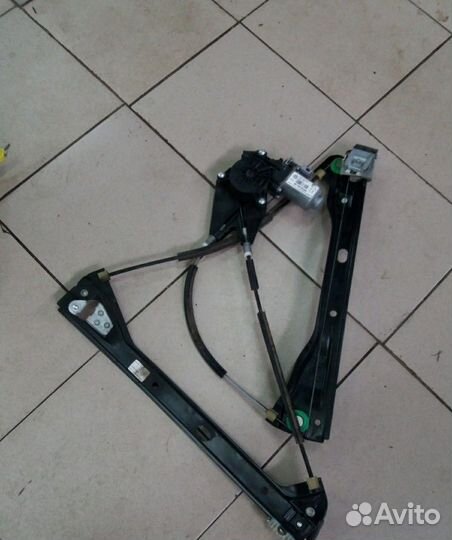 Стеклоподъемник передней правой двери VW Volkswage