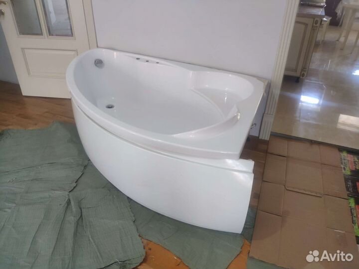 Ванная угловая джакузи