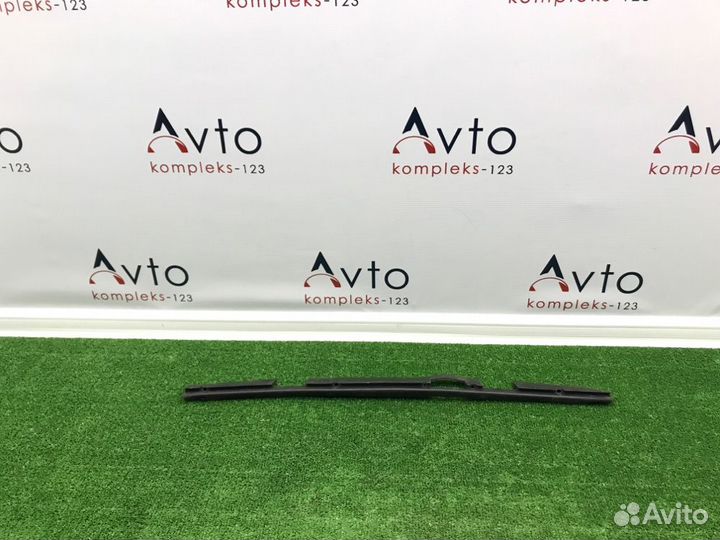 Пыльник радиатора Audi A4 B6 ASN 3.0 2004