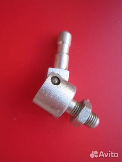 Кронштейн для крепления швейной машинки