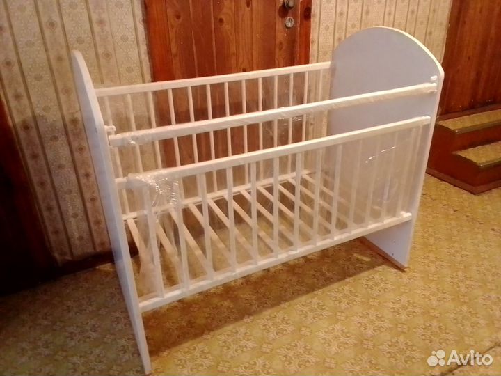 Детская кроватка качалка на колесиках новая