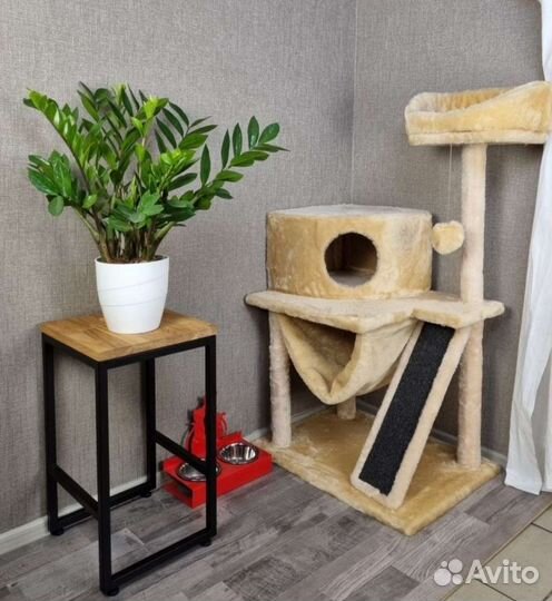 Кошачий домик с когтеточкой