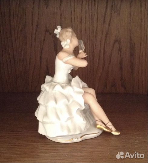 Фарфоровая статуэтка «Балерина с Зеркалом»