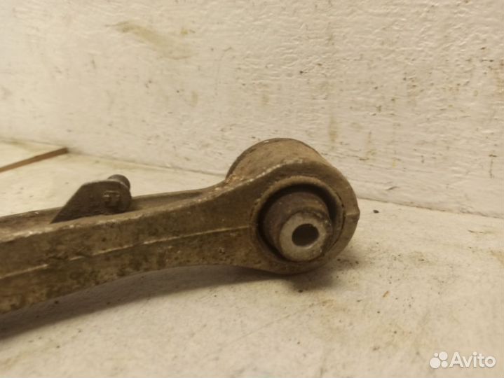 Рычаг передний верхний 31126775967