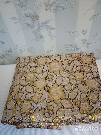 Отрез ткани парча