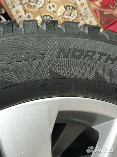 Michelin X-Ice North 3 215/55 R16 93