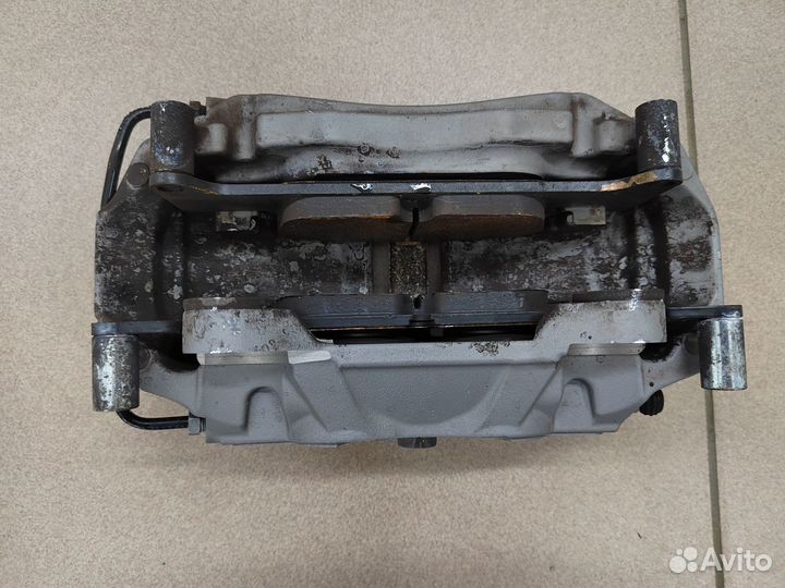 Суппорт передний правый Audi A4 B9 8W0615108E