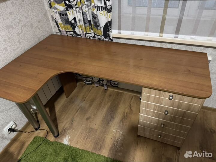 Компьютерный стол