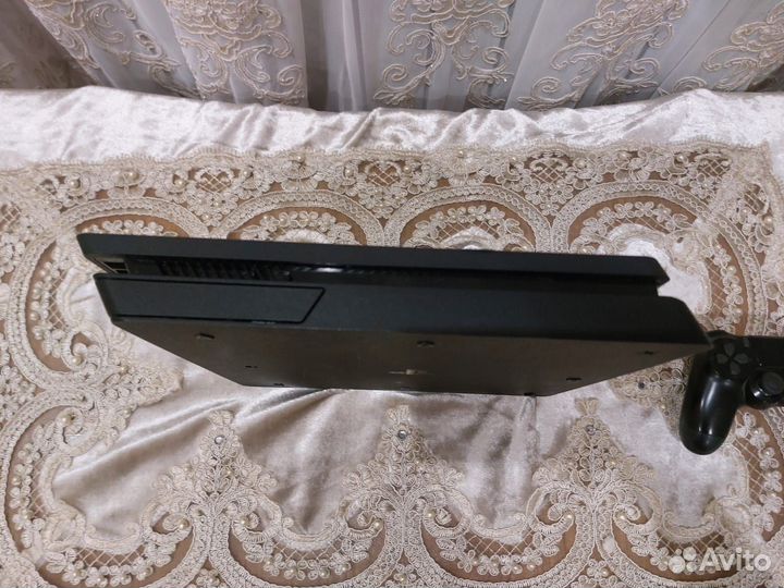 Sony PS4 Slim