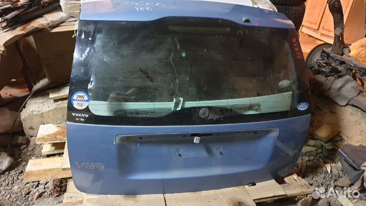 Дверь задка крышка багажника Volvo V50 со стеклом