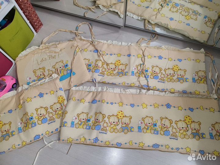 Бортики в кроватку, одеяла, постельное белье