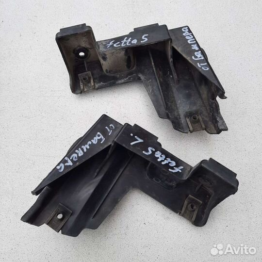 Кронштейн заднего бампера Volkswagen Jetta5 V Golf