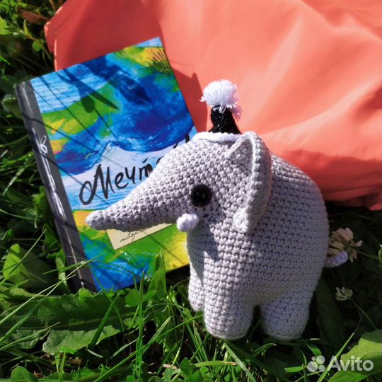Вязаная игрушка Слоник