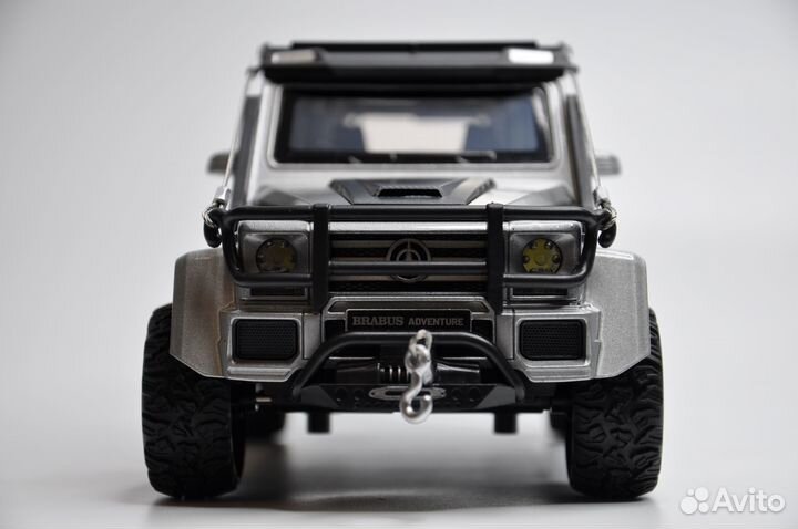 Модель автомобиля Brabus 550 Adventure 4x4 металл