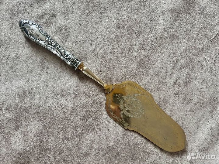 Лопатка для торта с серебряной ручкой 875