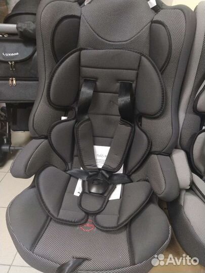 Новое автокресло 9-36кг разные