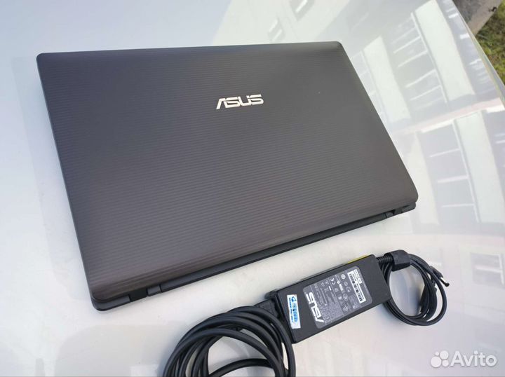 Ноутбук Asus Core i5/6Gb/2видеокарты/Отлич сост