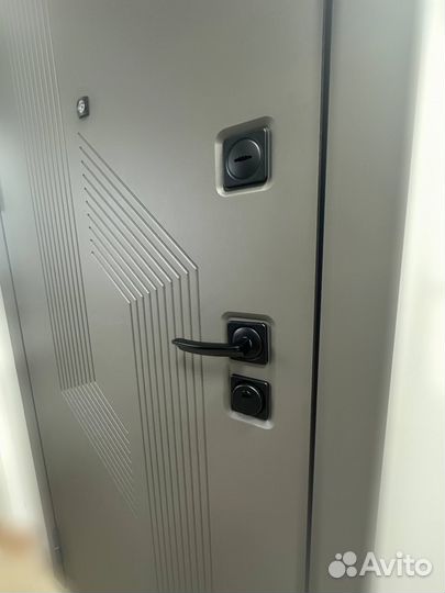 Дверь входная металлическая