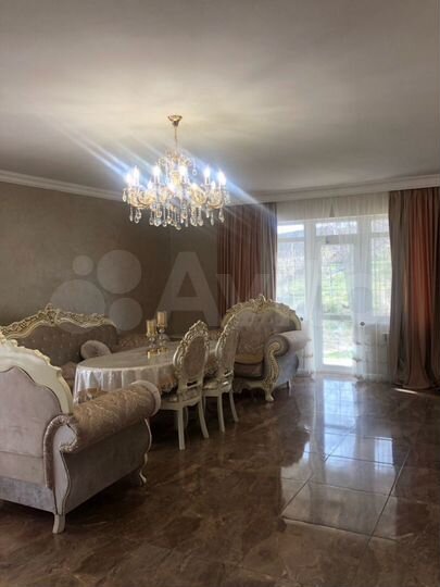 Дом 350 м² на участке 10 сот.