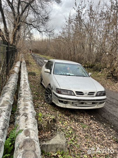 Nissan Primera 1.8 AT, 1998, битый, 429 000 км