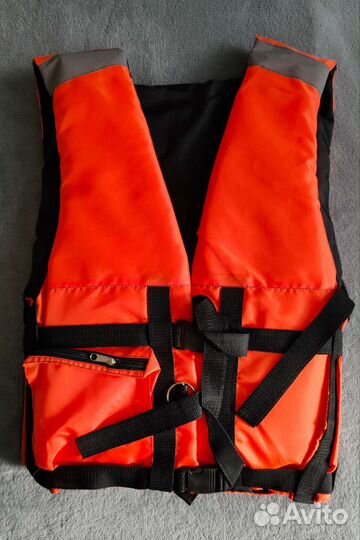 Спасательный жилет новый
