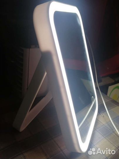 Зеркало с подсветкой настольное