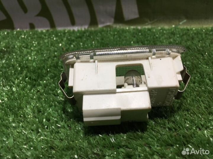 Плафон подсветки багажника Toyota Windom MCV10