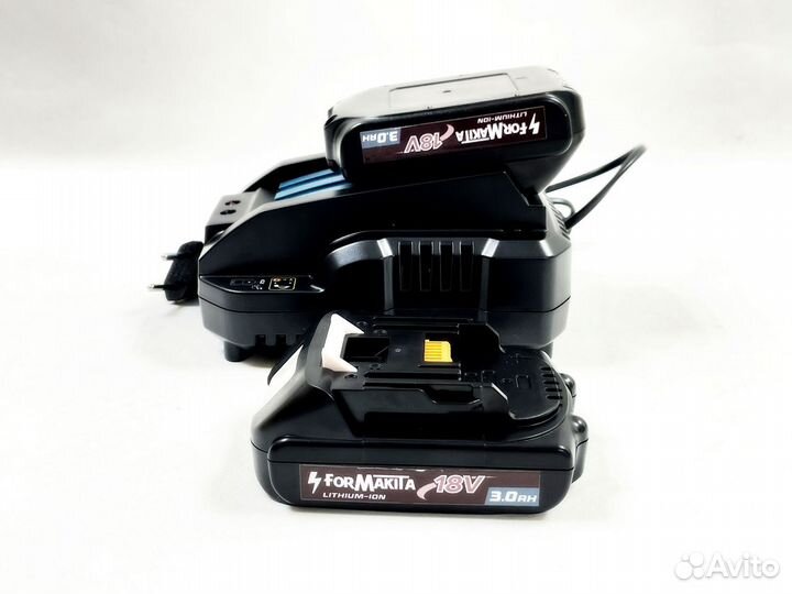 Аккумулятор Макита 18 вольт 3 Ah х 2 и Зарядка