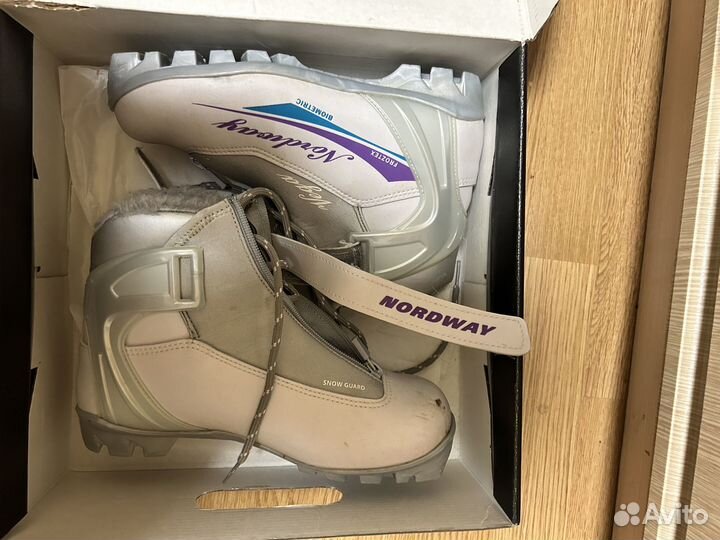 Лыжные ботинки